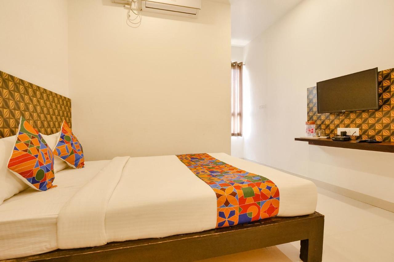 Fabexpress Krishna Suites Mysore Exteriör bild