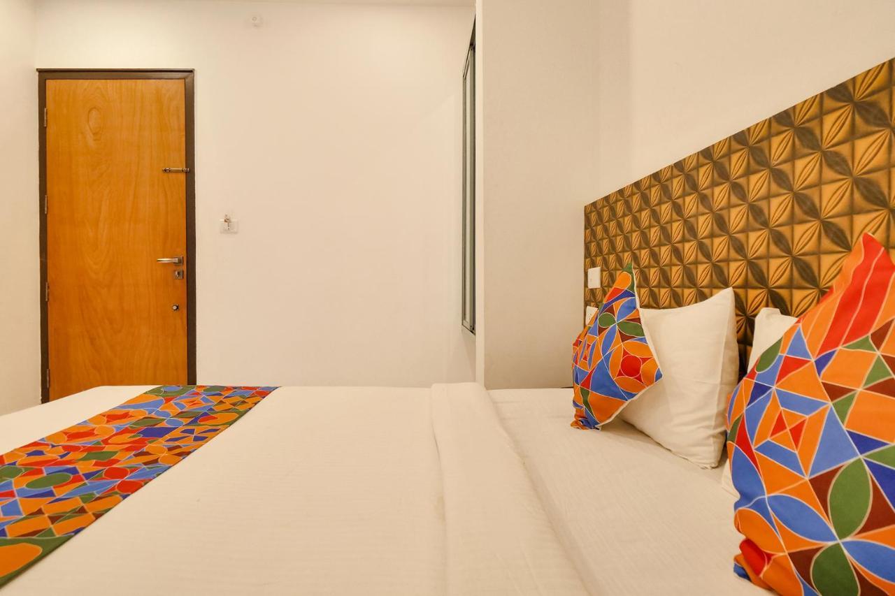 Fabexpress Krishna Suites Mysore Exteriör bild